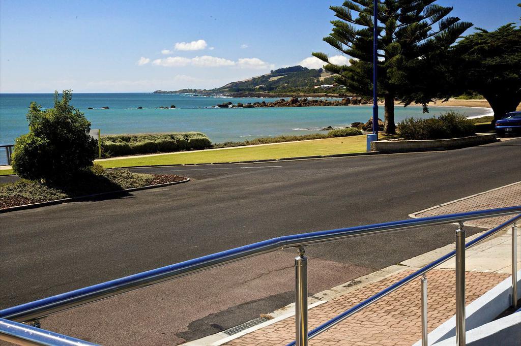 Penguin Beachfront Apartments Exterior foto