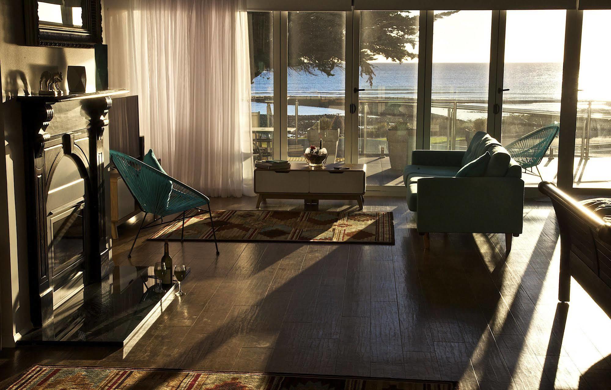 Penguin Beachfront Apartments Exterior foto