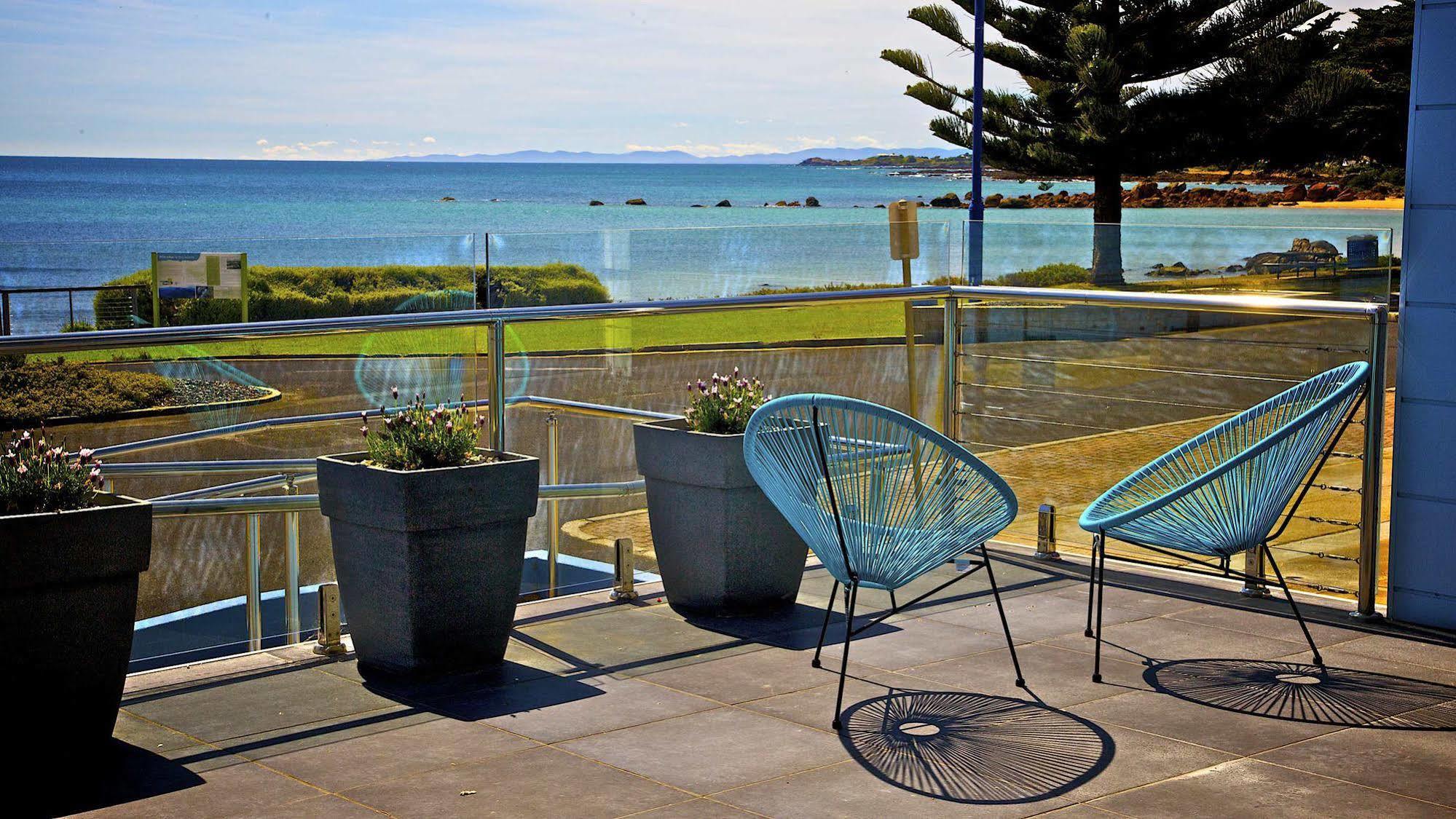 Penguin Beachfront Apartments Exterior foto